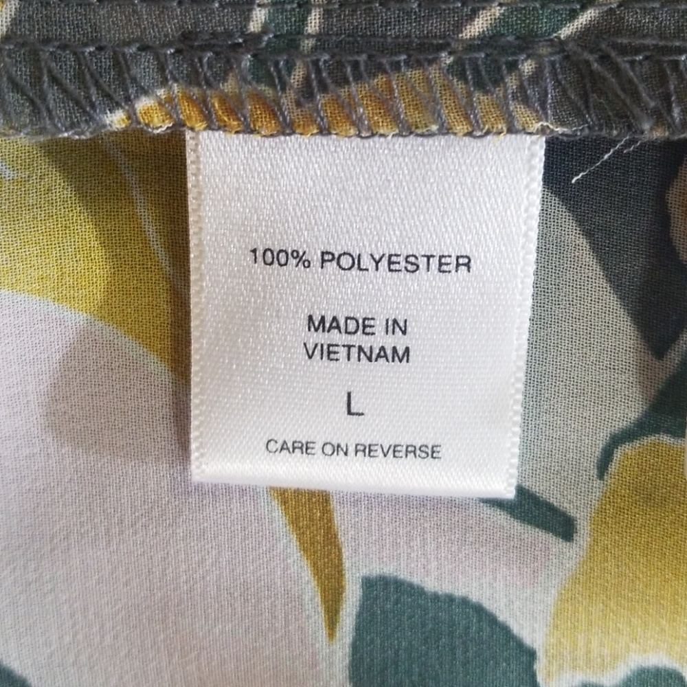 SOLD New York & Company 7the Ave Design Studio - Picture 6 of 6